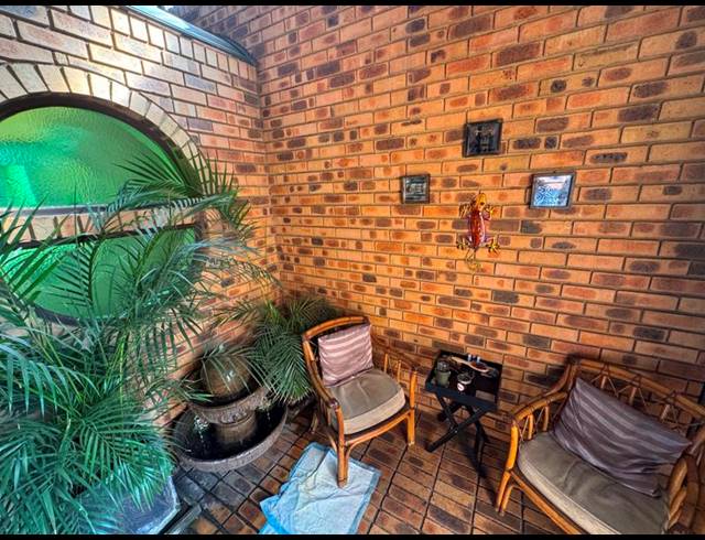 5 BEDROOM HOUSE FOR SALE IN REYNO RIDGE